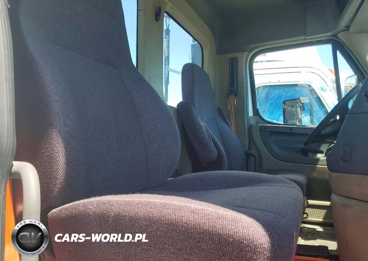 2018 Freightliner Cascadia 113 Semi Truck VIN:3AKBGADV0JSJN2714 - 6