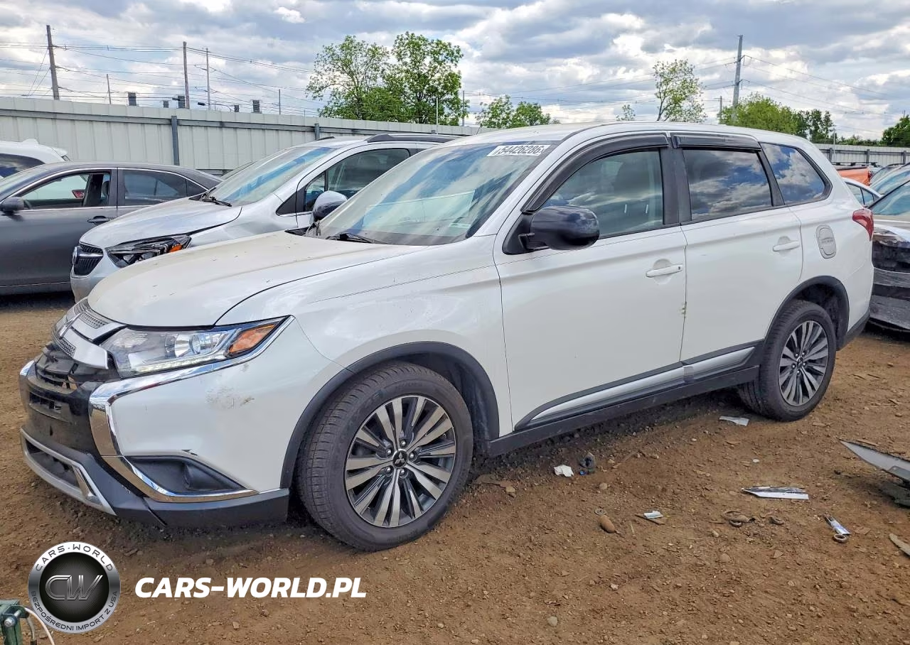 2020 Mitsubishi Outlander Es – zdjęcie 1 z 14