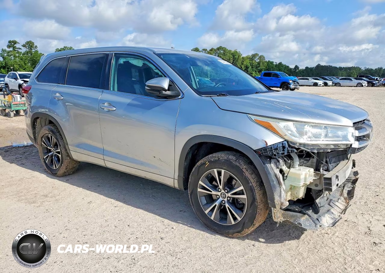 2018 Toyota Highlander Le VIN:5TDZZRFH7JS239641 - 4