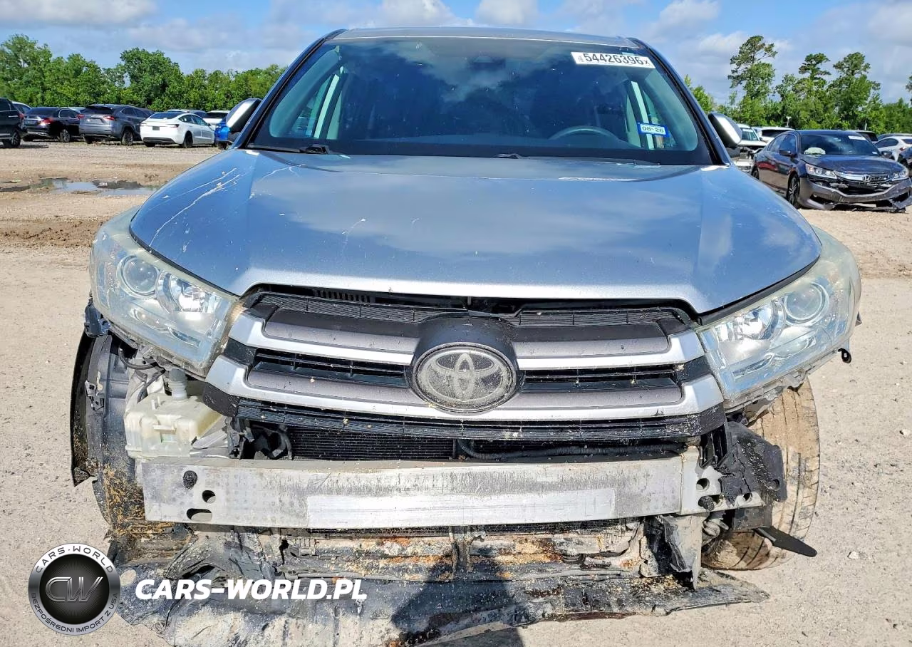 2018 Toyota Highlander Le VIN:5TDZZRFH7JS239641 - 5