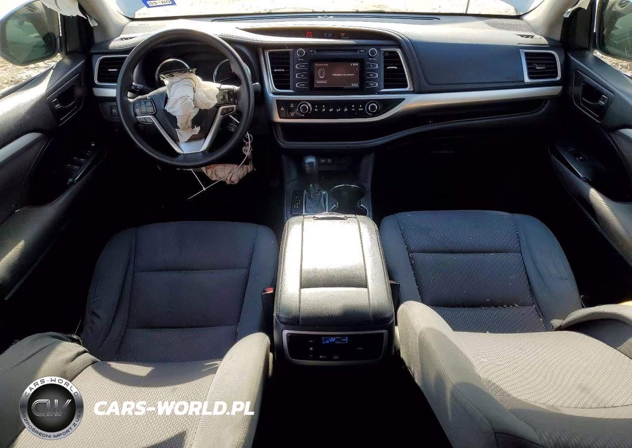 2018 Toyota Highlander Le VIN:5TDZZRFH7JS239641 - 8