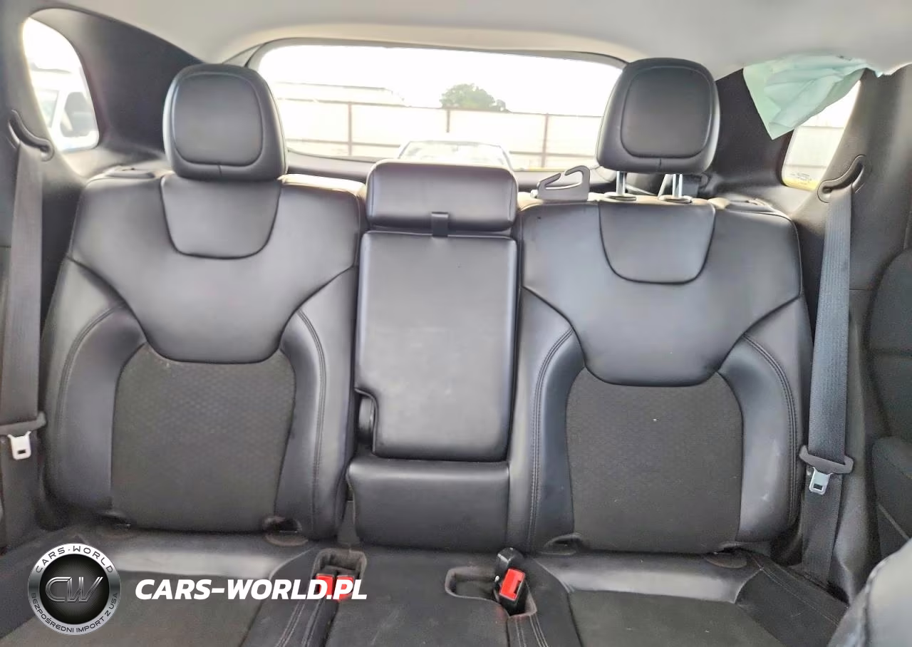 2020 Jeep Cherokee Latitude Plus VIN:1C4PJLLB2LD645286 - 10