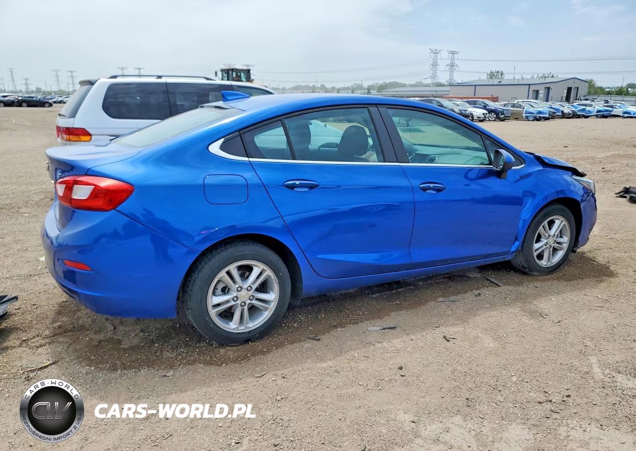 2018 Chevrolet Cruze Lt VIN:1G1BE5SM3J7131643 - 3