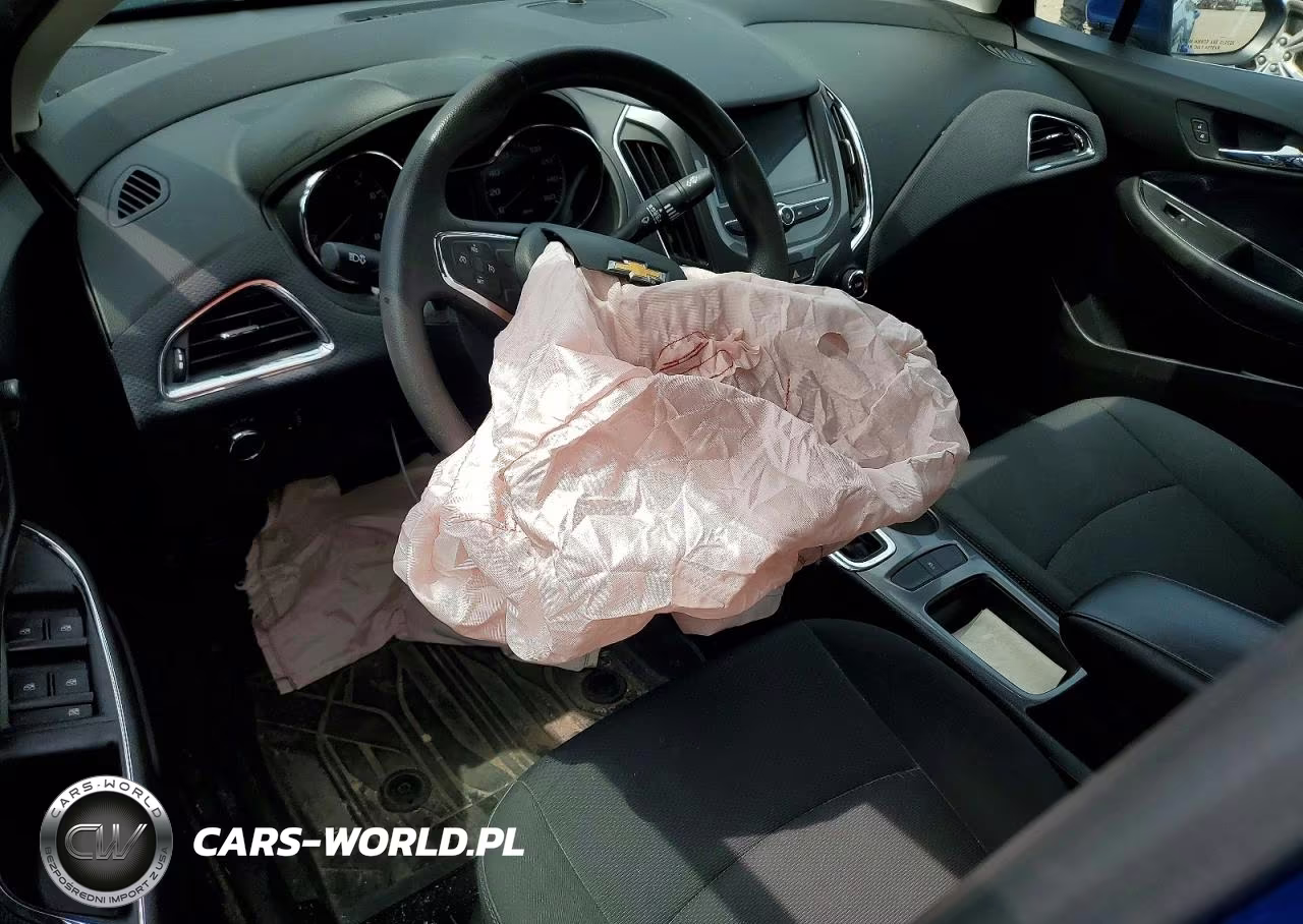 2018 Chevrolet Cruze Lt VIN:1G1BE5SM3J7131643 - 8