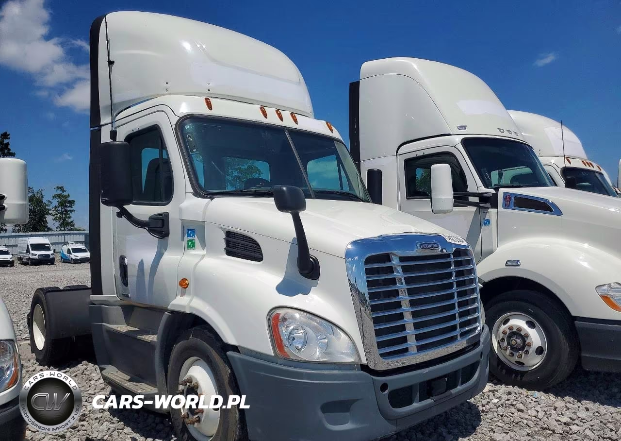 2018 Freightliner Cascadia 113 Semi Truck
