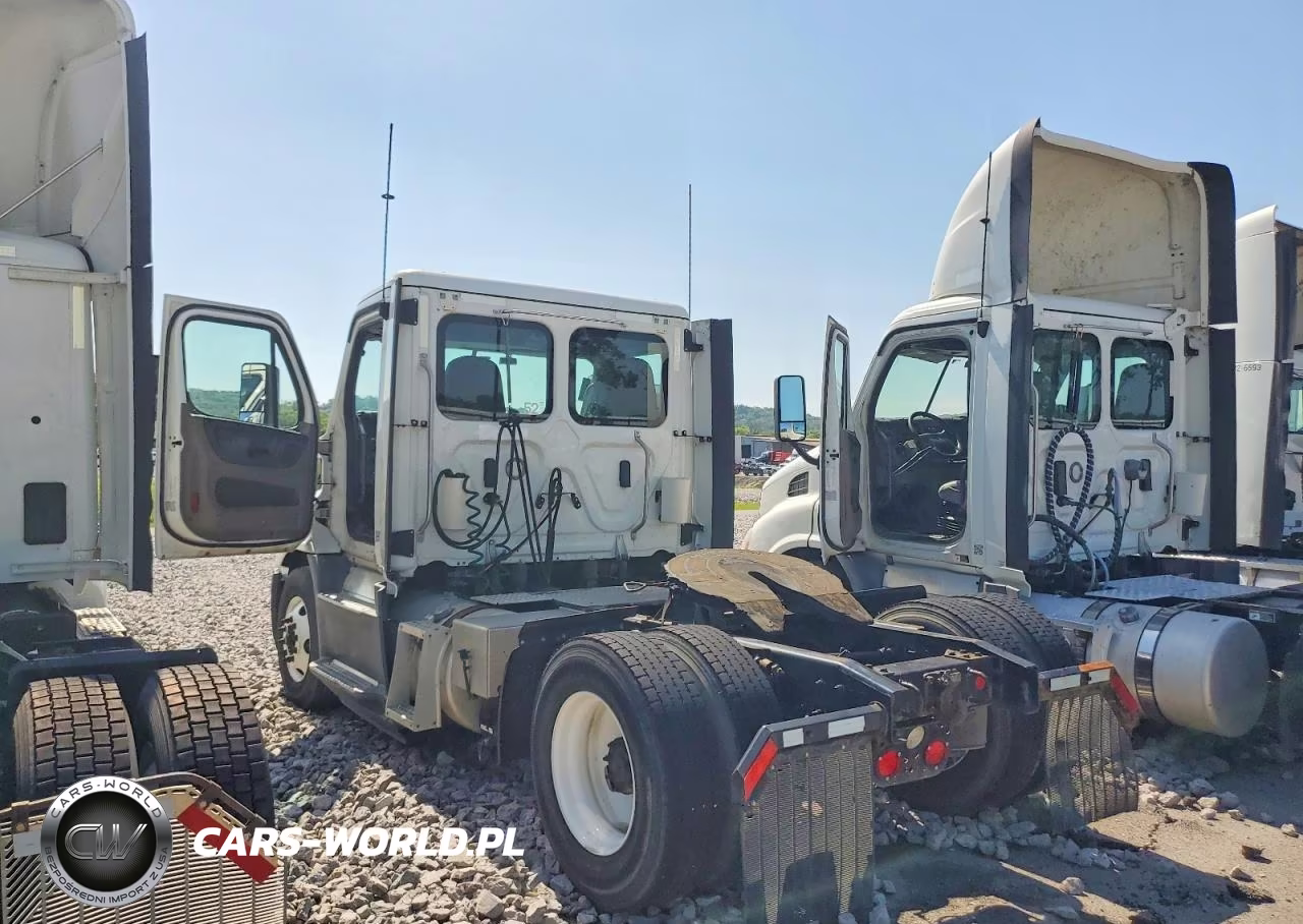 2018 Freightliner Cascadia 113 Semi Truck VIN:3AKBGADV2JSJN2780 - 4