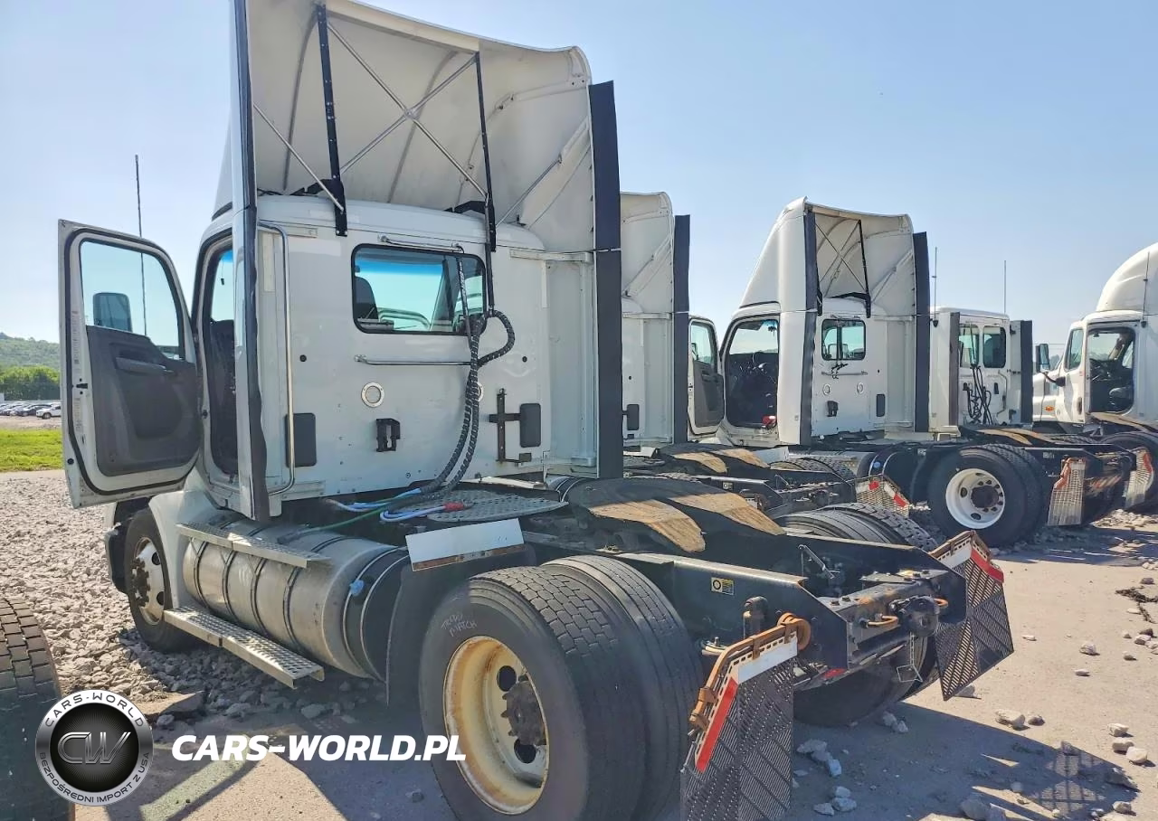 2017 Kenworth Constructi - Semi Truck VIN:1XKYAP8X0HJ171660 - 4