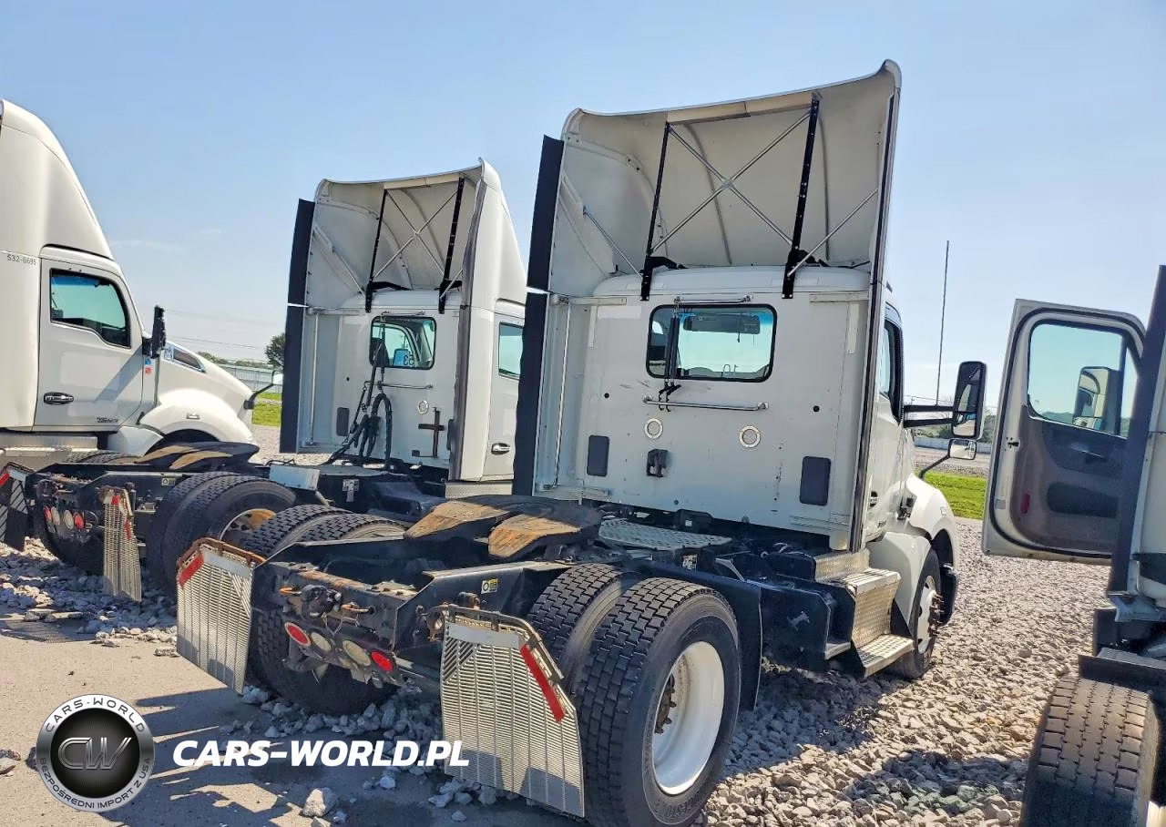 2017 Kenworth Constructi - Semi Truck VIN:1XKYAP8X2HJ171675 - 3