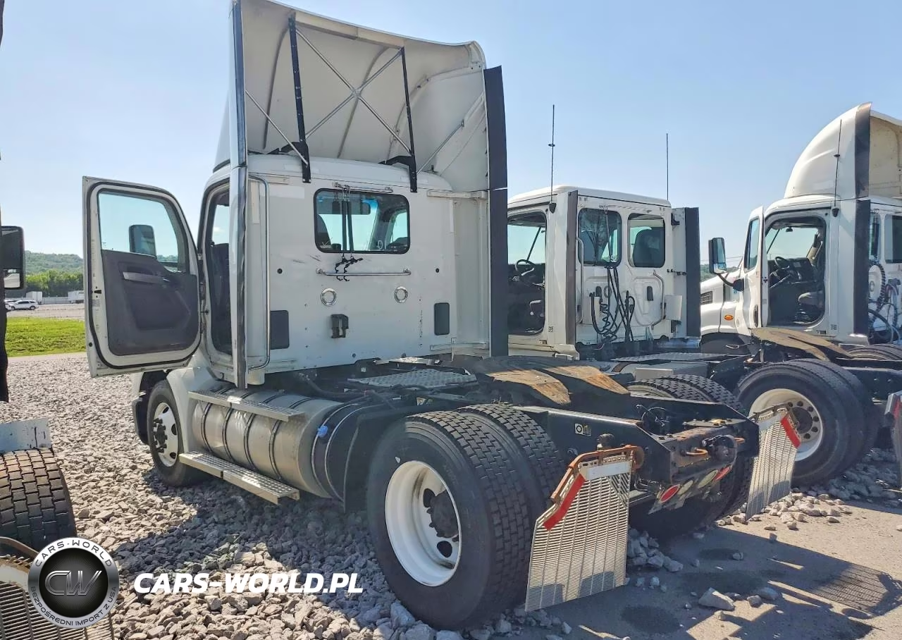2017 Kenworth Constructi - Semi Truck VIN:1XKYAP8X2HJ171675 - 4