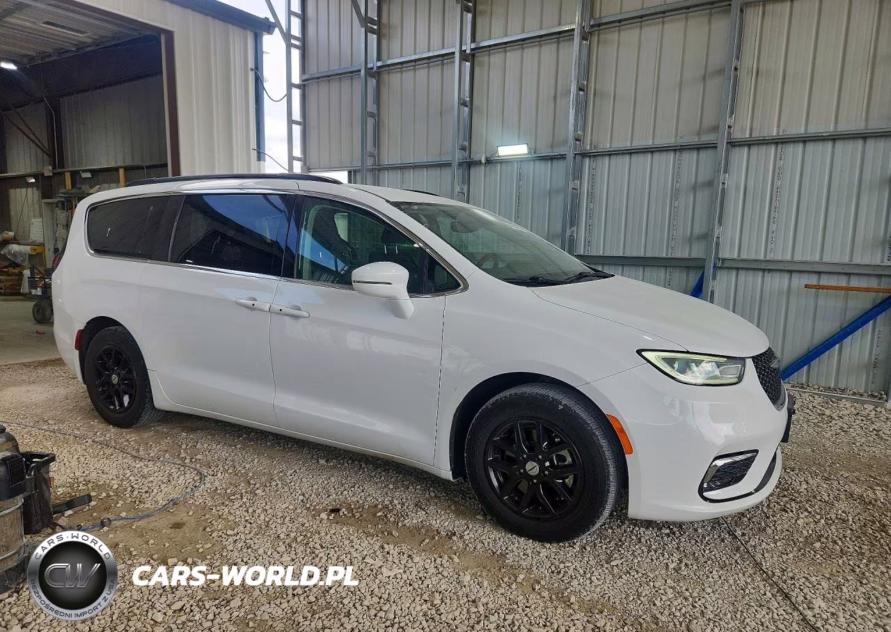 2022 Chrysler Pacifica Touring L VIN:2C4RC1BG8NR178282 - 4
