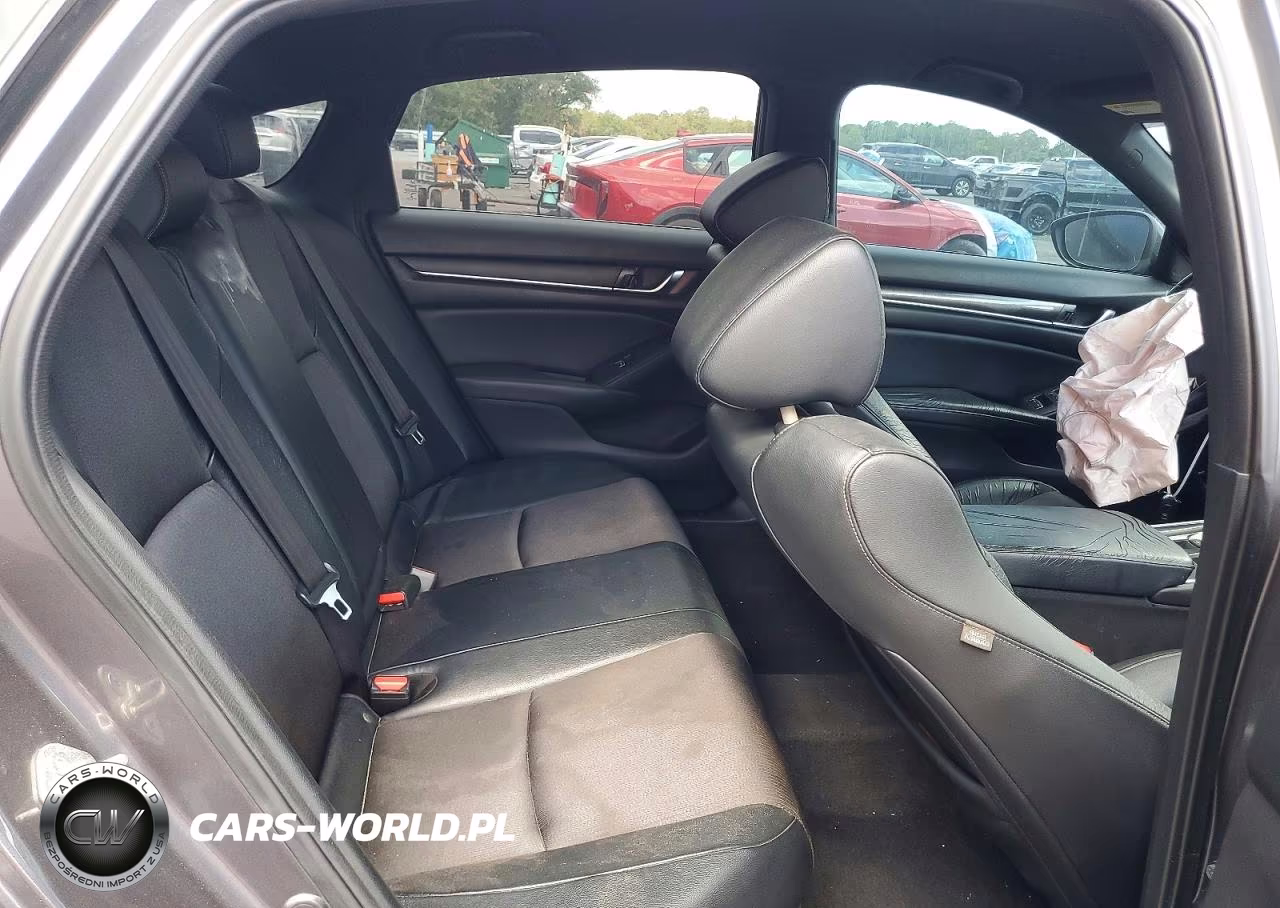 2018 Honda Accord Sport VIN:1HGCV1F34JA063699 - 10