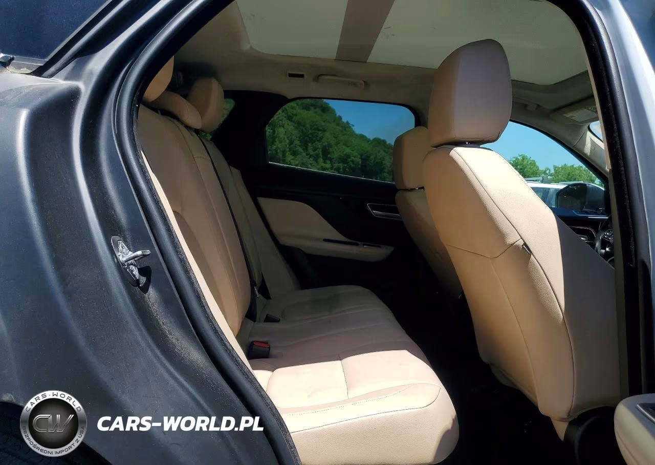 2020 Jaguar F-Pace Premium VIN:SADCJ2FXXLA644330 - 11