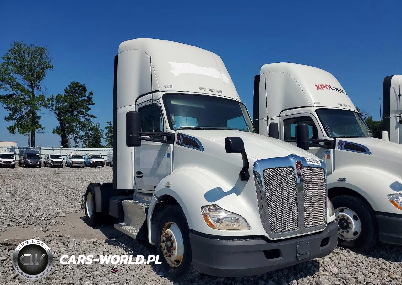 2017 Kenworth T680 Semi Truck