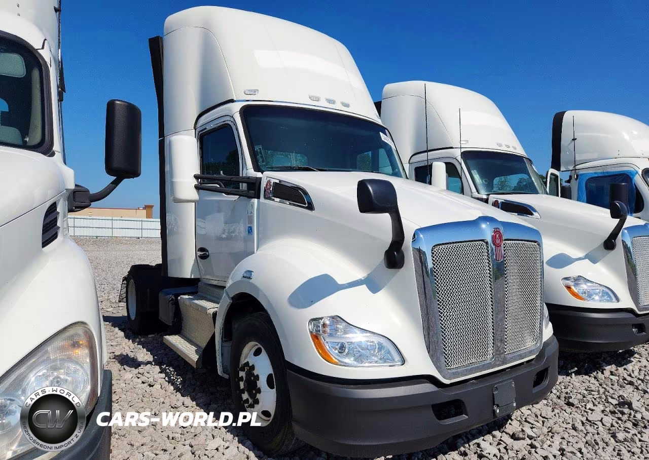 2017 Kenworth T680 Semi Truck