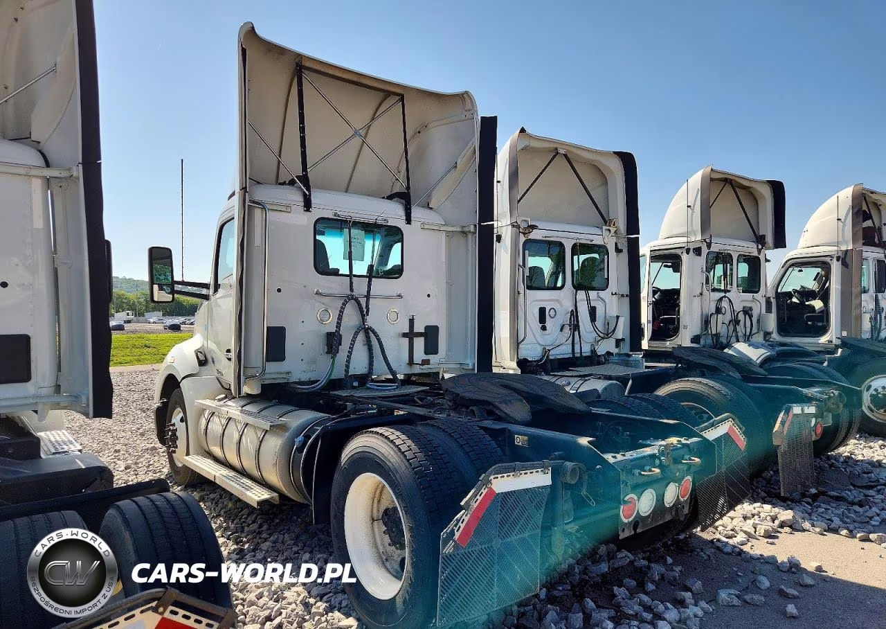 2017 Kenworth T680 Semi Truck VIN:1XKYAP8X8HJ171664 - 3