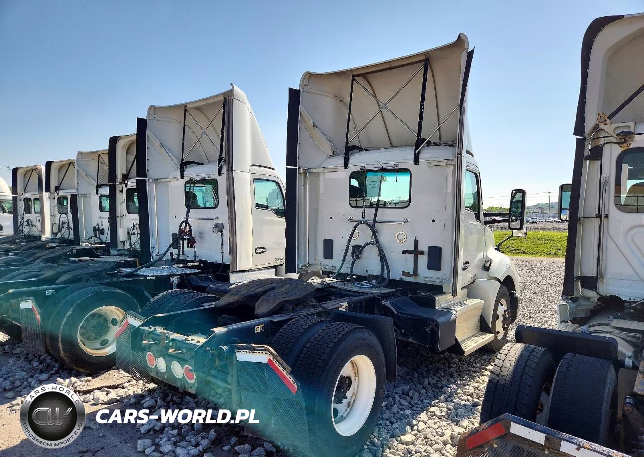 2017 Kenworth T680 Semi Truck VIN:1XKYAP8X8HJ171664 - 4