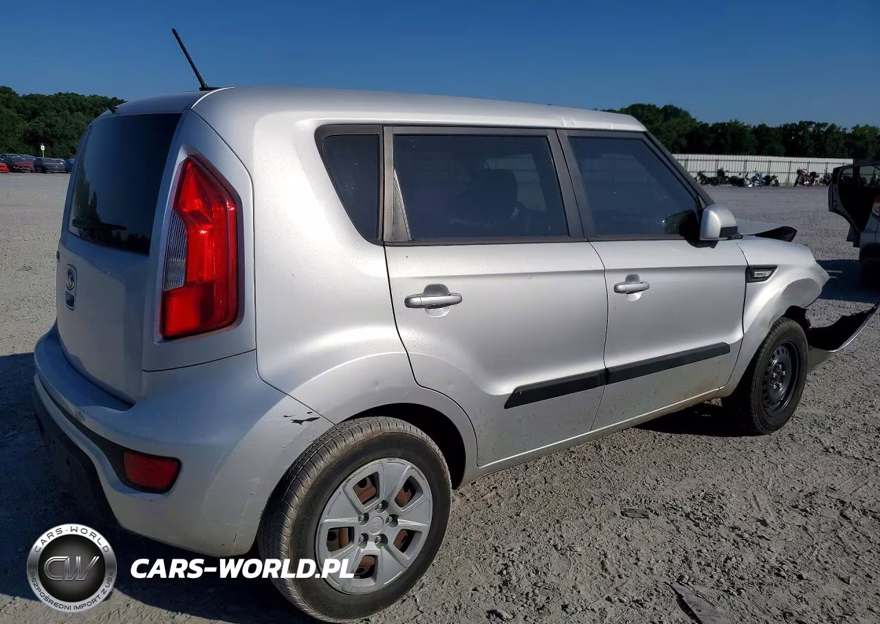 2013 Kia Soul VIN:KNDJT2A56D7768449 - 3