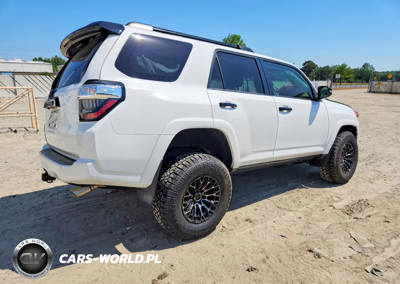 2021 Toyota 4Runner Venture Edition VIN:JTEHU5JRXM5954812 - 3