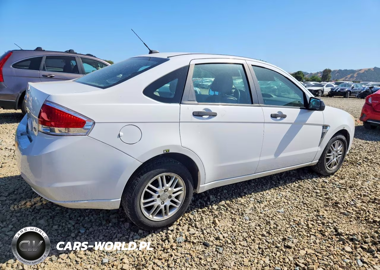 2008 Ford Focus Se VIN:1FAHP35N08W120870 - 3