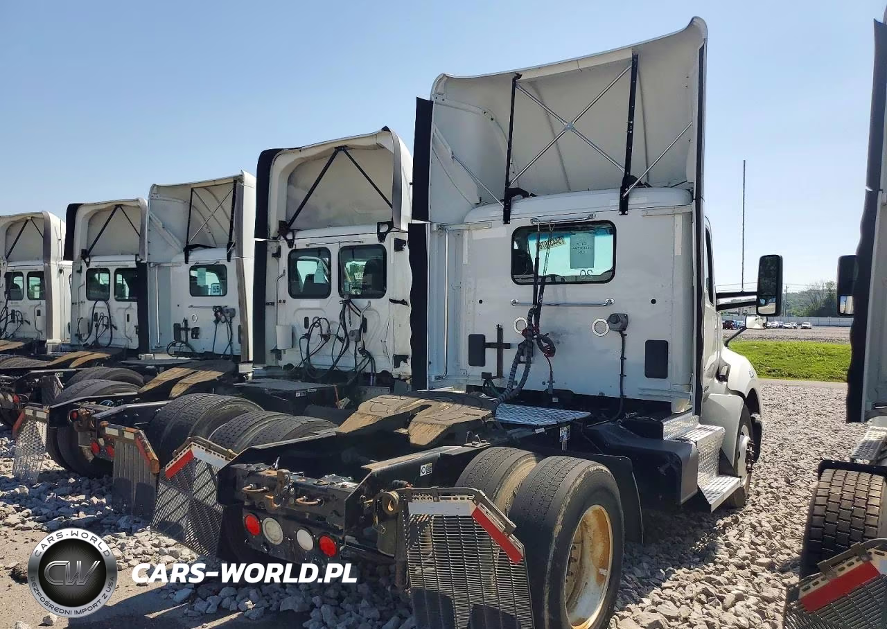 2017 Kenworth T680 Semi Truck VIN:1XKYAP8X9HJ171656 - 3