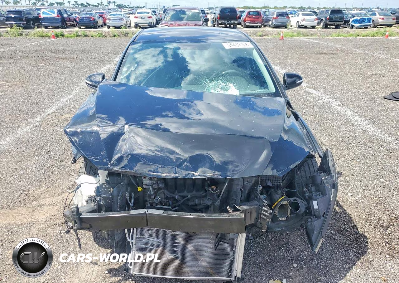 2017 Hyundai Elantra Limited VIN:5NPD84LF2HH025451 - 5