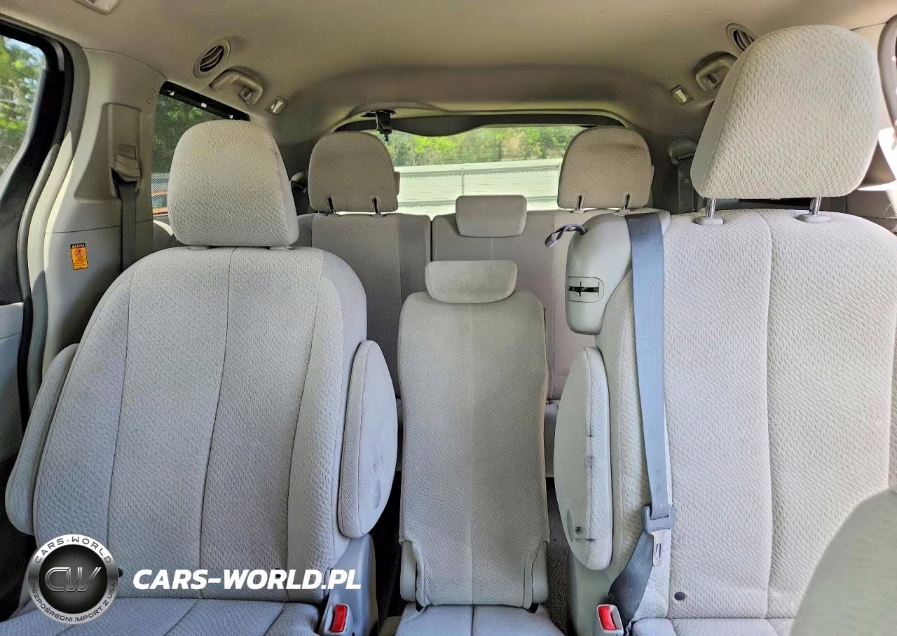 2012 Toyota Sienna Le VIN:5TDKK3DC7CS276847 - 10