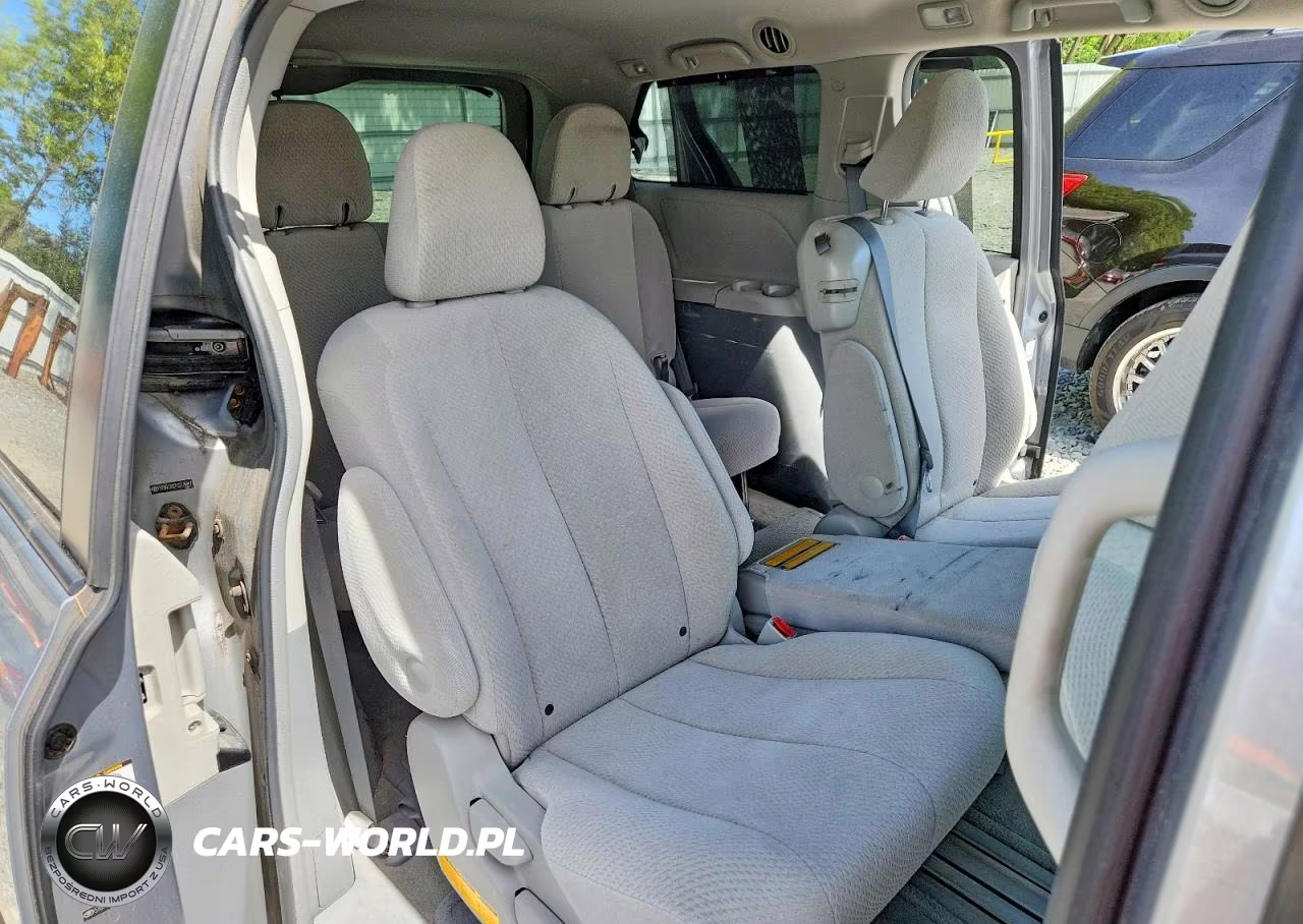 2012 Toyota Sienna Le VIN:5TDKK3DC7CS276847 - 11