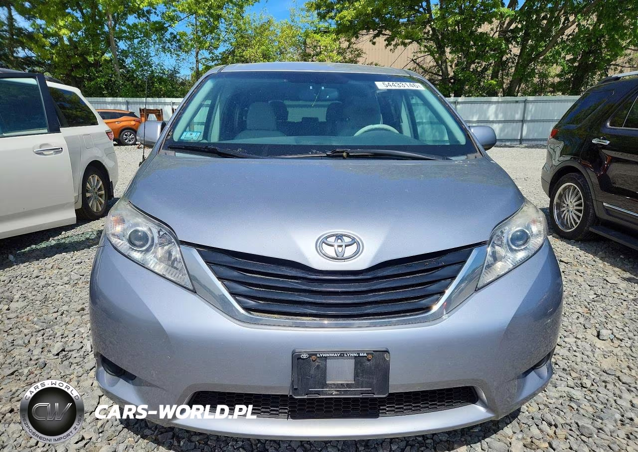 2012 Toyota Sienna Le VIN:5TDKK3DC7CS276847 - 5