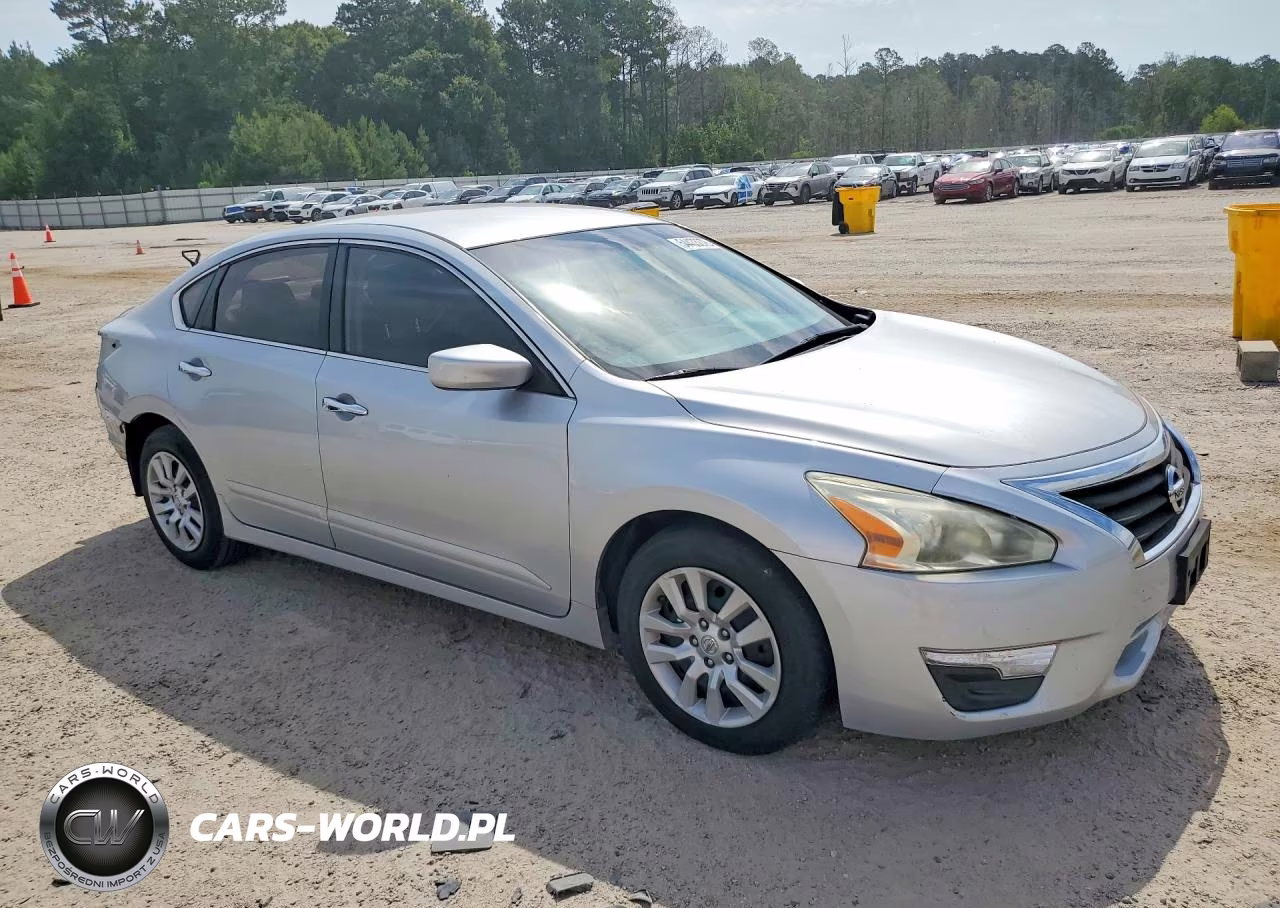 2014 Nissan Altima 2.5 S VIN:1N4AL3AP3EC298595 - 4