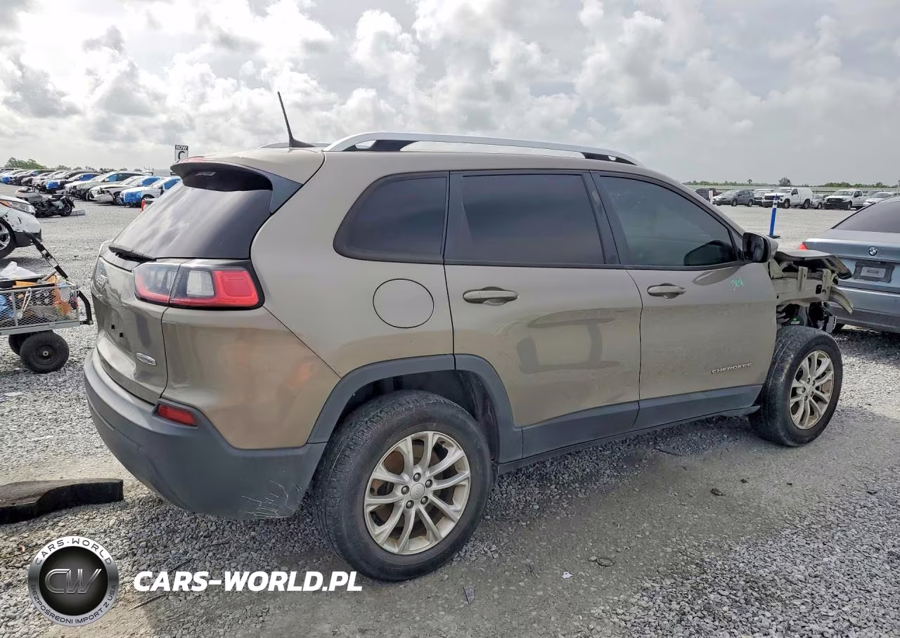 2020 Jeep Cherokee Latitude VIN:1C4PJMCB4LD645666 - 3