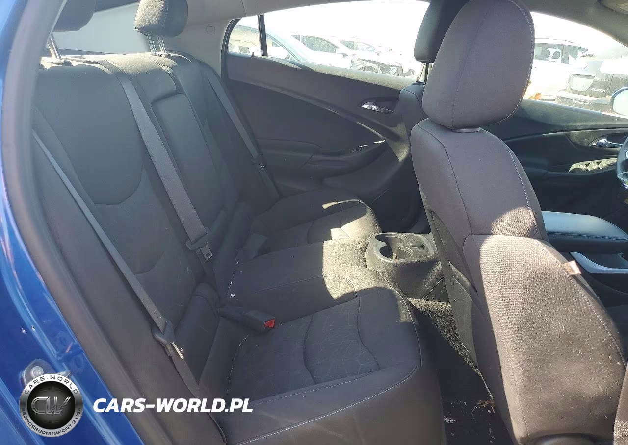 2018 Chevrolet Volt Lt VIN:1G1RC6S57JU116647 - 10
