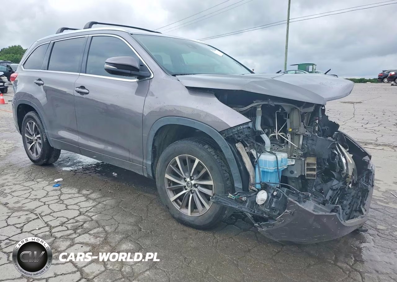 2018 Toyota Highlander Xle VIN:5TDKZRFH0JS532752 - 4