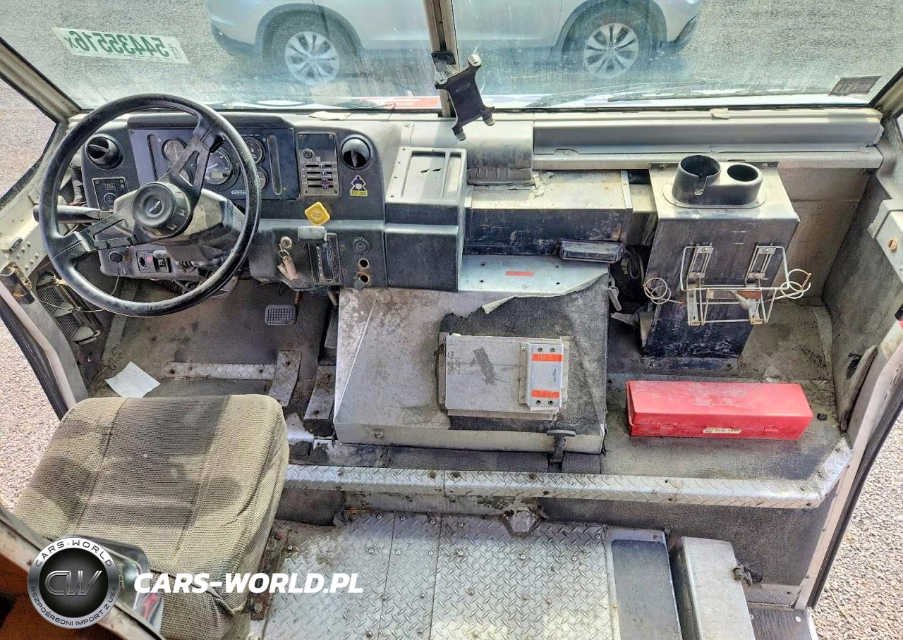 1998 Freightliner Mt45 Chassis Delivery Truck VIN:4UZA4FFD0WC912247 - 8