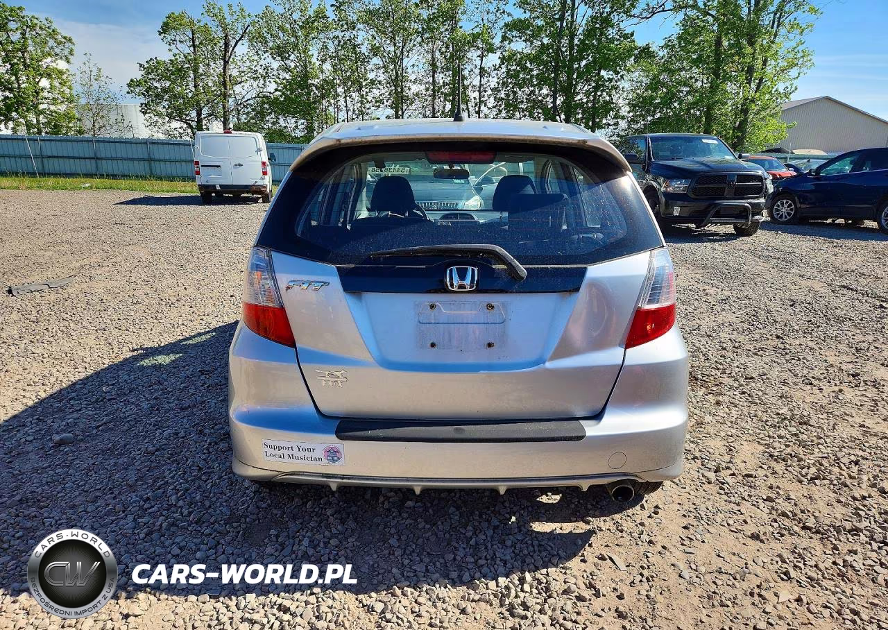 2011 Honda Fit Sport VIN:JHMGE8H51BS002165 - 6