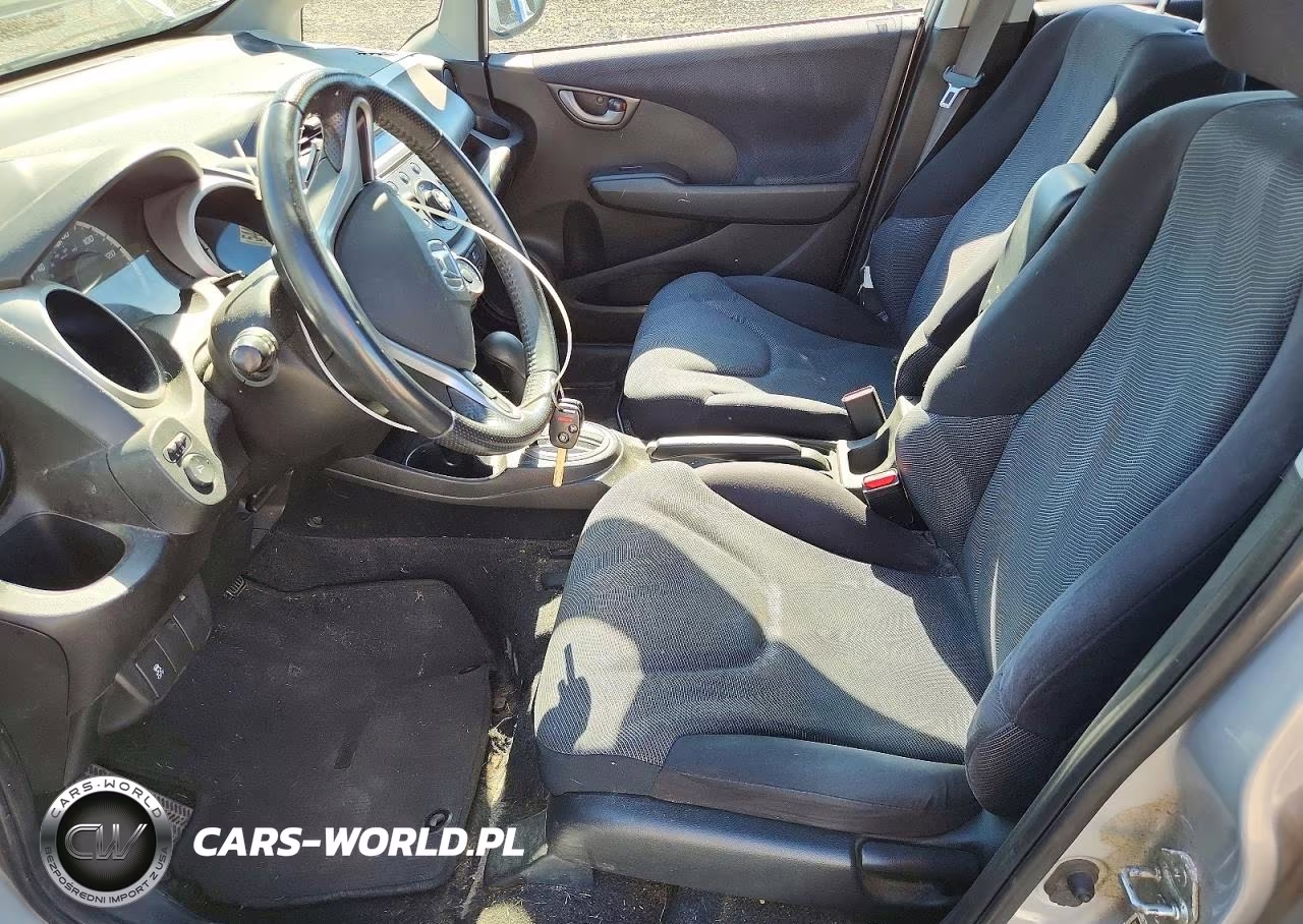 2011 Honda Fit Sport VIN:JHMGE8H51BS002165 - 7