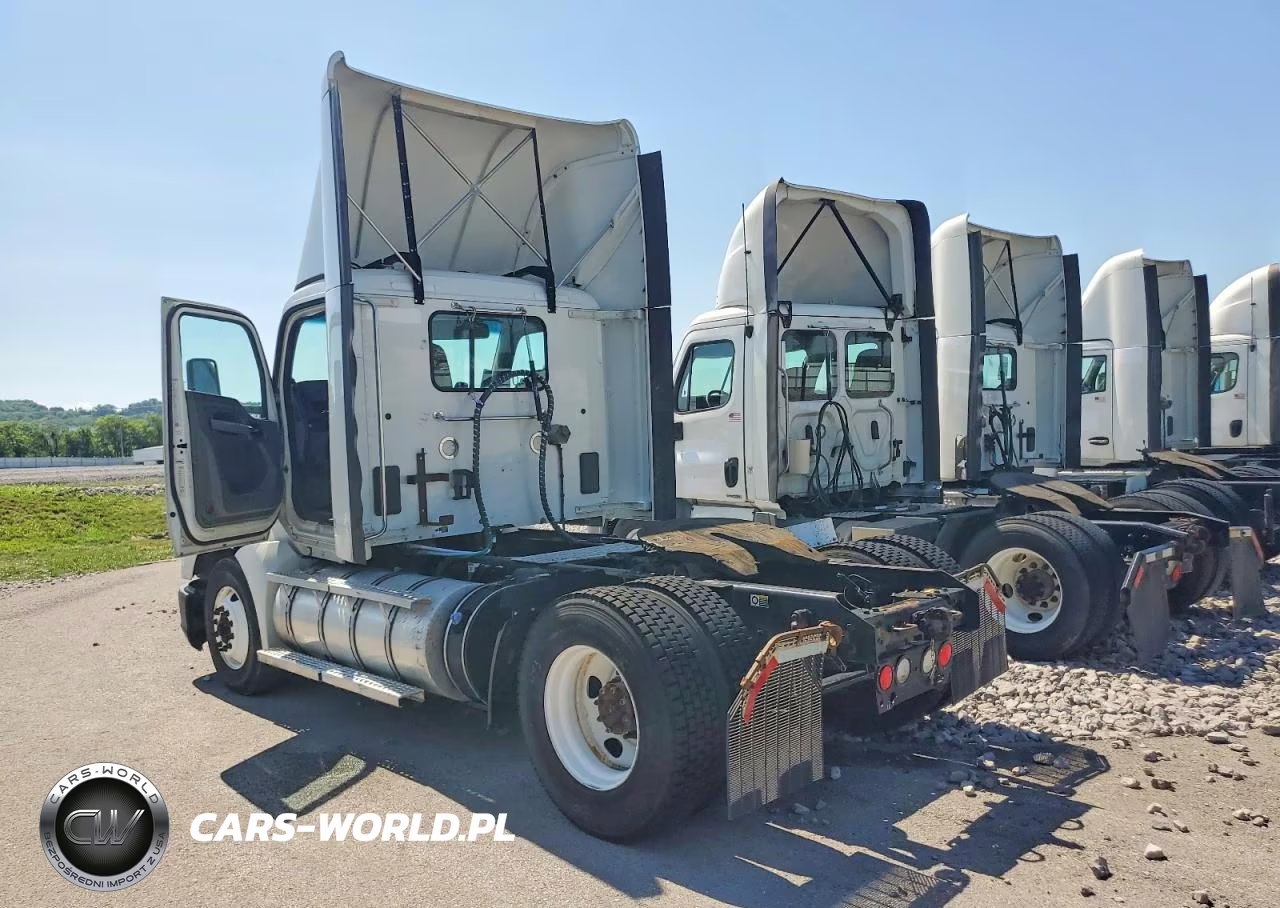2017 Kenworth T680 Semi Truck VIN:1XKYAP8X5HJ177258 - 4