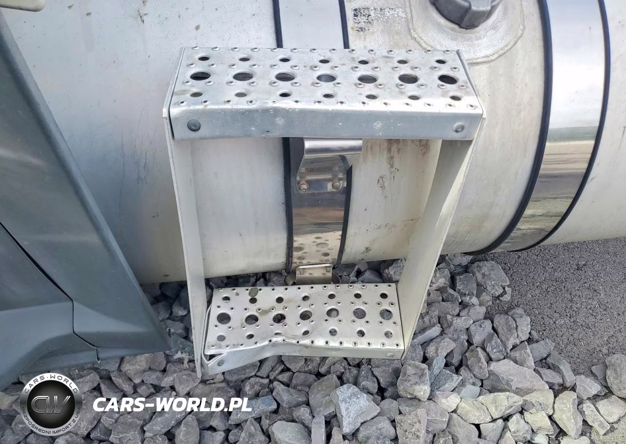 2017 Freightliner Cascadia 113 Semi Truck VIN:3AKBGADVXHSJD0578 - 9