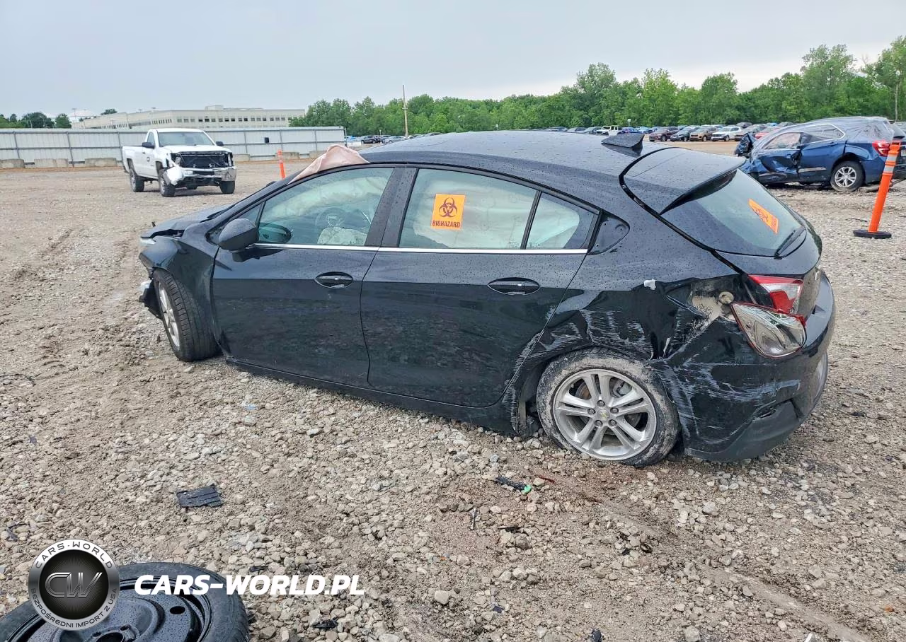 2018 Chevrolet Cruz VIN:3G1BE6SM2JS561445 - 2