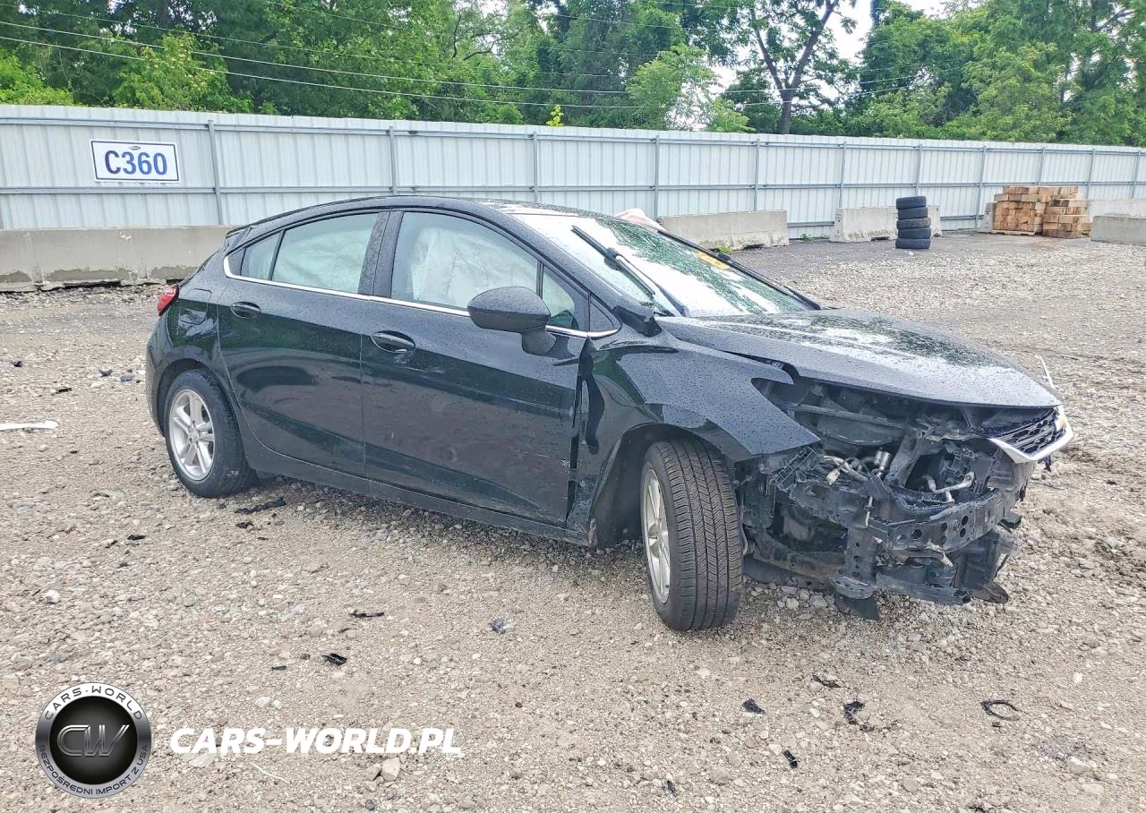 2018 Chevrolet Cruz VIN:3G1BE6SM2JS561445 - 4
