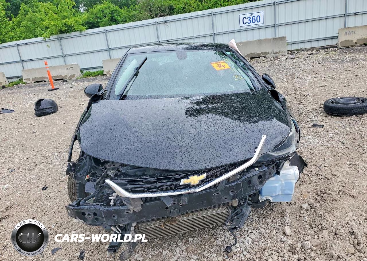 2018 Chevrolet Cruz VIN:3G1BE6SM2JS561445 - 5