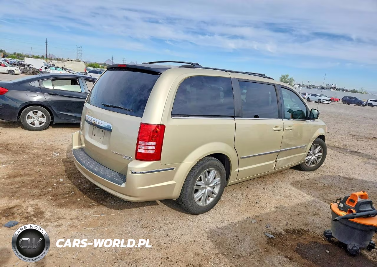 2010 Chrysler Town & Country Touring VIN:2A4RR5DX0AR290906 - 3
