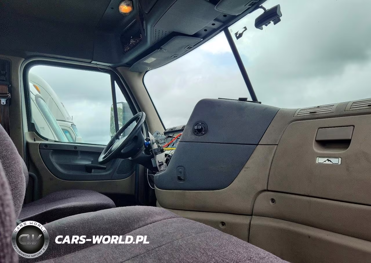 2017 Freightliner Cascadia 113 Semi Truck VIN:3AKBGADVXHSJD0645 - 5
