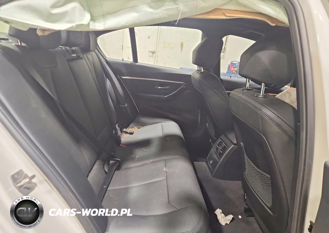 2018 BMW 330 Xi VIN:WBA8D9G54JNU72569 - 10