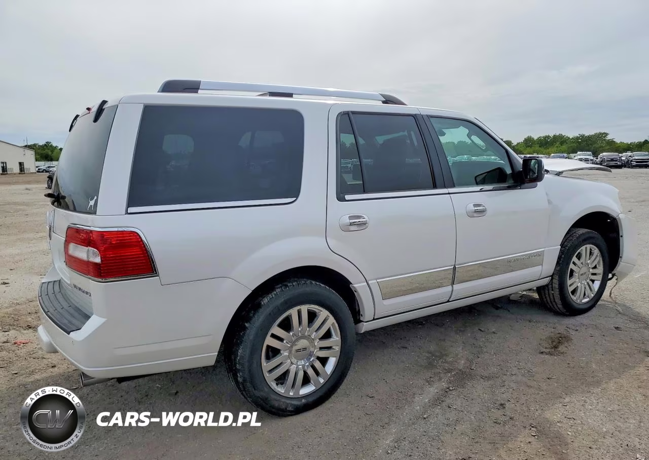 2011 Lincoln Navigator VIN:5LMJJ2J58BEJ01440 - 3