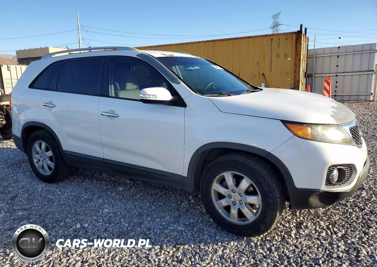 2013 Kia Sorento Lx VIN:5XYKT3A65DG337655 - 4