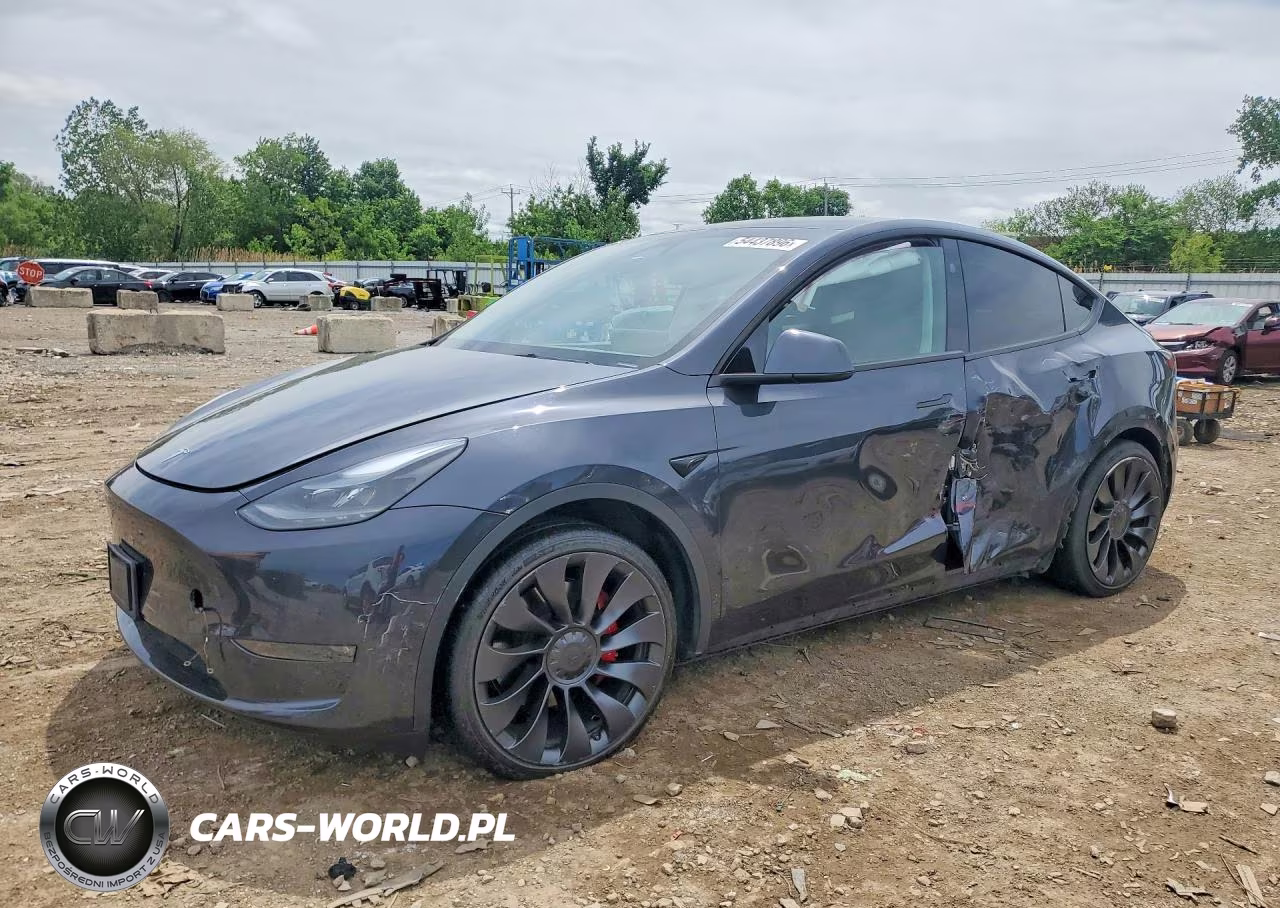 2024 Tesla Model Y – zdjęcie 1 z 12