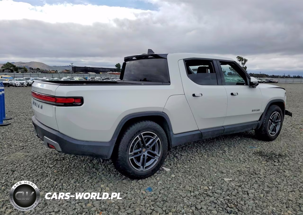 2025 Rivian R1T Adventure VIN:7FCTGBAA5SN035063 - 3