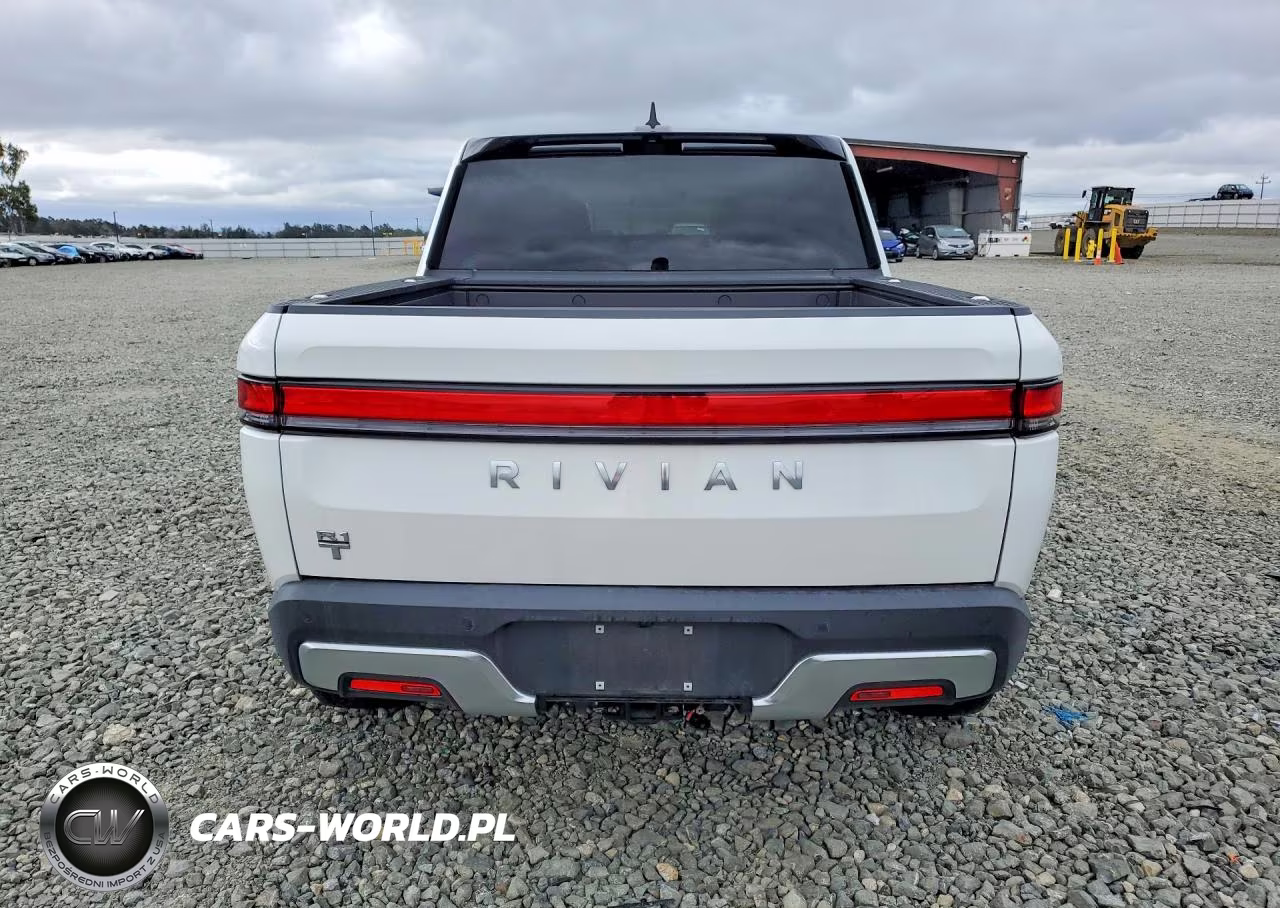 2025 Rivian R1T Adventure VIN:7FCTGBAA5SN035063 - 6