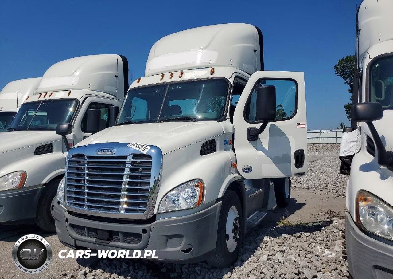 2017 Freightliner Cascadia 1 - Semi Truck VIN:3AKBGADV0HSJD0640 - 2