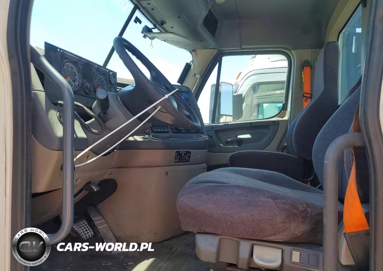 2017 Freightliner Cascadia 1 - Semi Truck VIN:3AKBGADV0HSJD0640 - 5